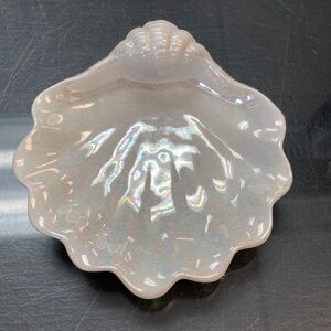 Avon Iridescent Shell-Shaped Dish 5”